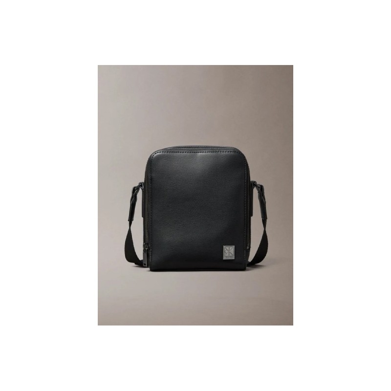 CALVIN KLEIN EMBLEM HW REPORTER BLACK LV04D3293G-UB1